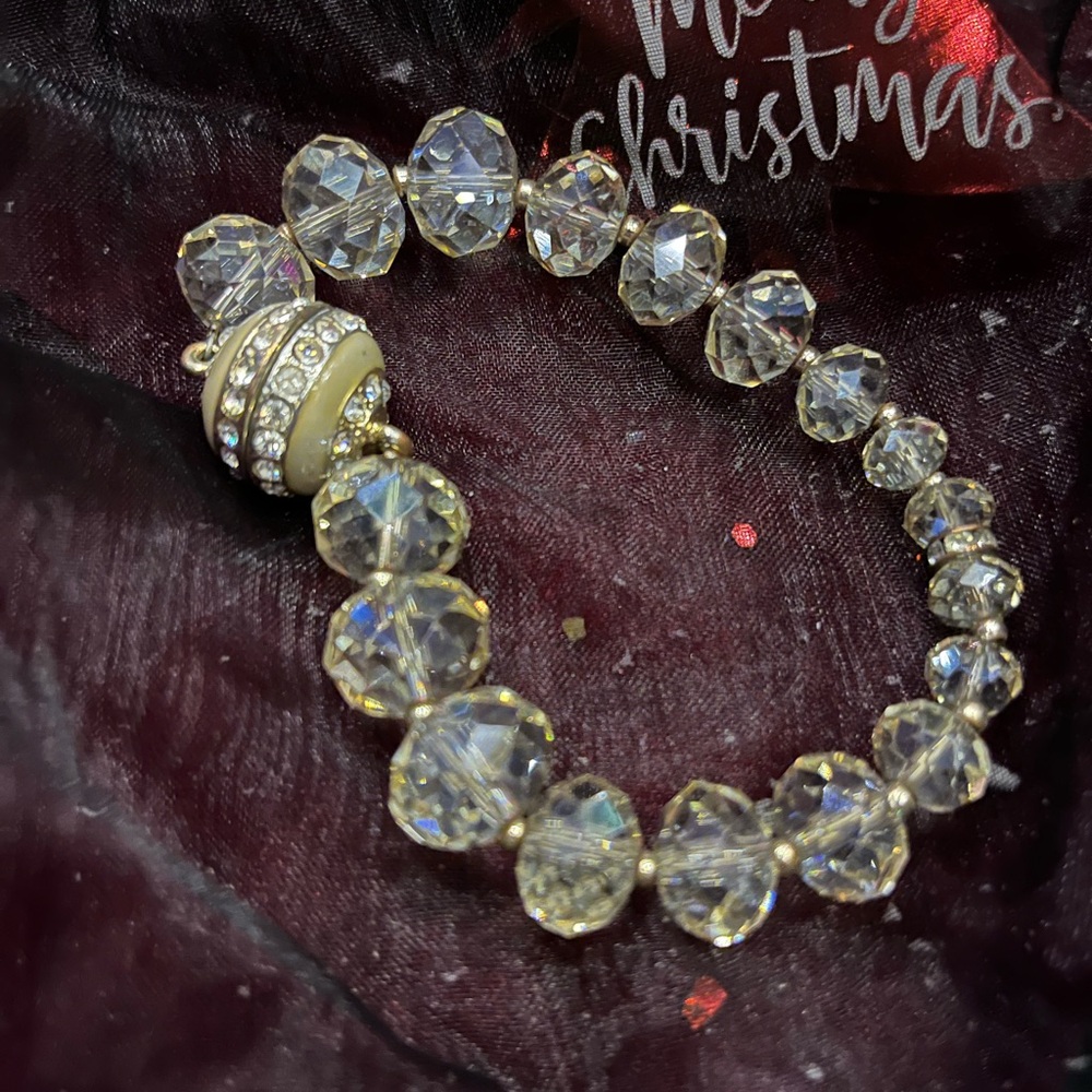 Elegant Crystal Beaded Bracelet